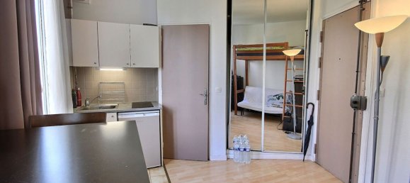 Studio in Paris, France No. 181194 3