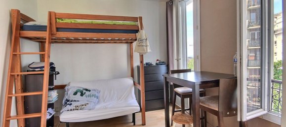 Studio in Paris, France No. 181194 2