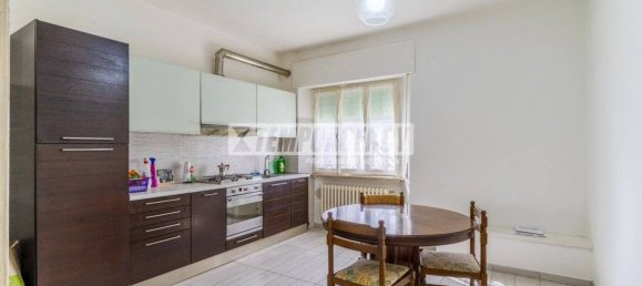 3 rooms Apartment in Monte San Giusto, Italy No. 262680 8