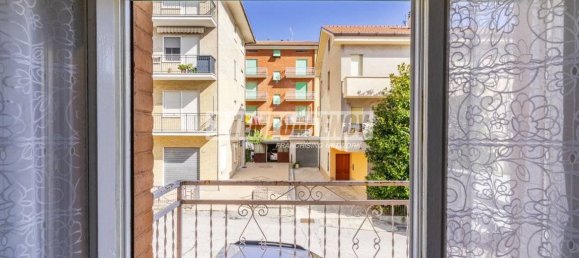 3 rooms Apartment in Monte San Giusto, Italy No. 262680 15