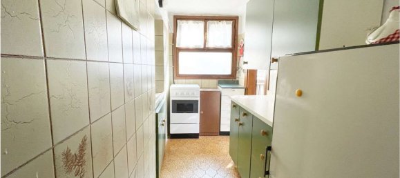 Дом с 7 комнатами в Прата Кампортаччо, Италия № 168073 10