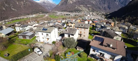 Дом с 7 комнатами в Прата Кампортаччо, Италия № 168073 38