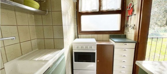 Дом с 7 комнатами в Прата Кампортаччо, Италия № 168073 11