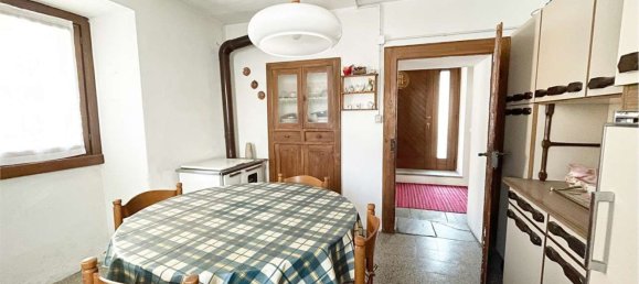 Дом с 7 комнатами в Прата Кампортаччо, Италия № 168073 35