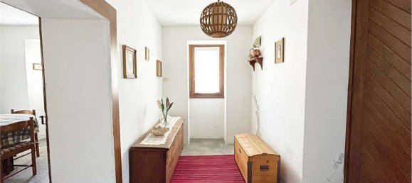 Дом с 7 комнатами в Прата Кампортаччо, Италия № 168073 31