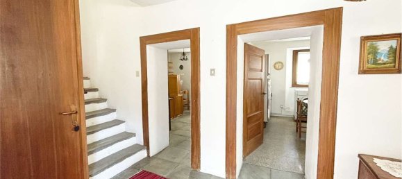 Дом с 7 комнатами в Прата Кампортаччо, Италия № 168073 32