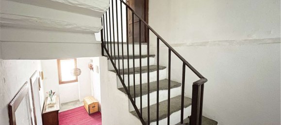 Дом с 7 комнатами в Прата Кампортаччо, Италия № 168073 29