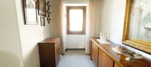 Дом с 7 комнатами в Прата Кампортаччо, Италия № 168073 4