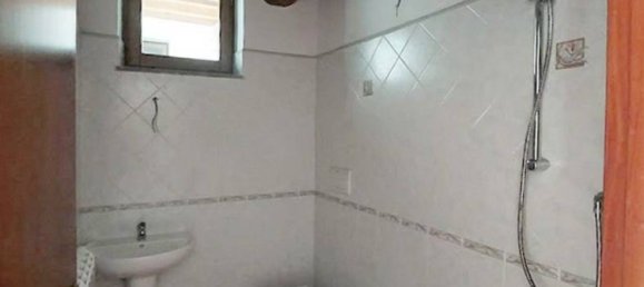 1 bedroom Apartment in Marliana, Italy No. 37887 16