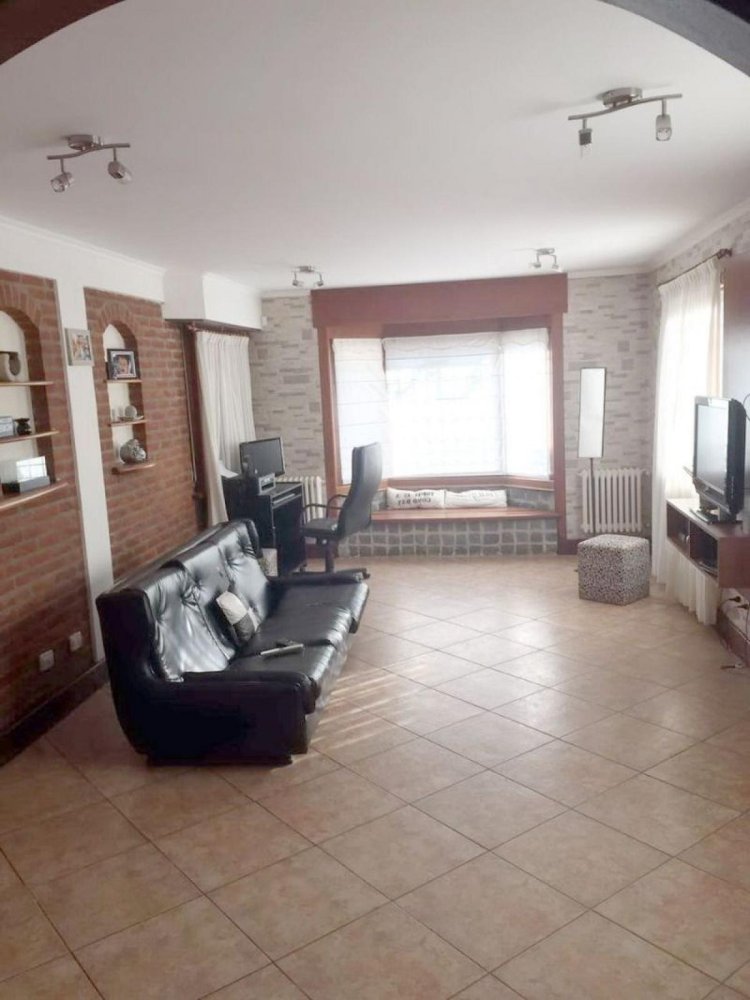 3 bedrooms House in Mar del Plata, Argentina No. 80560