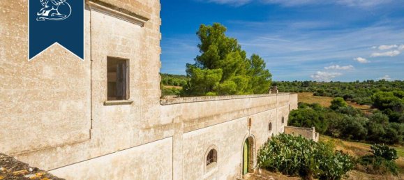 Castelos T12 em Massafra, Italy N.º 329331 32