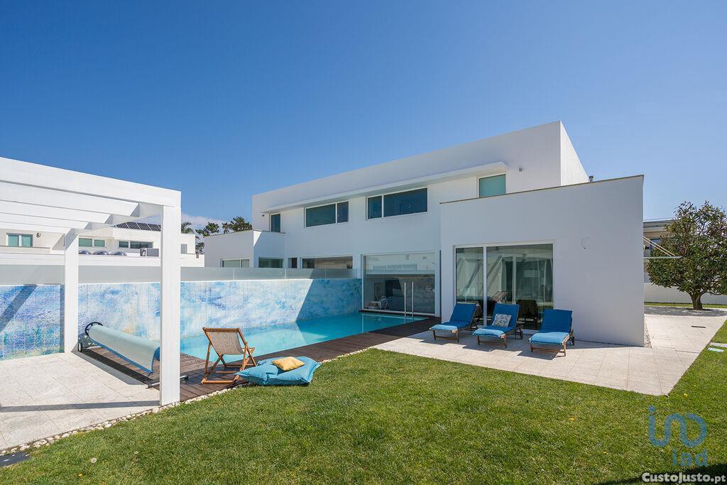 4 bedrooms Villa in Ovar, Portugal No. 289404