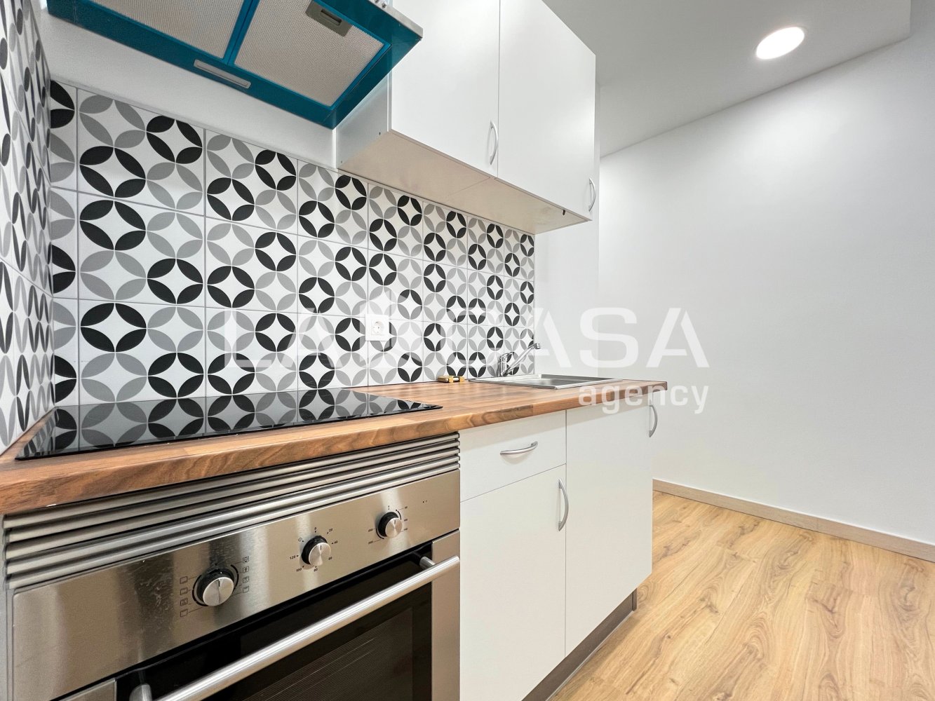 44m² Commercial property in Badalona, Spain No. 33956