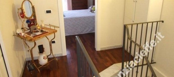 Casa de 7 habitaciónes en Massa, Italy No. 105717 13