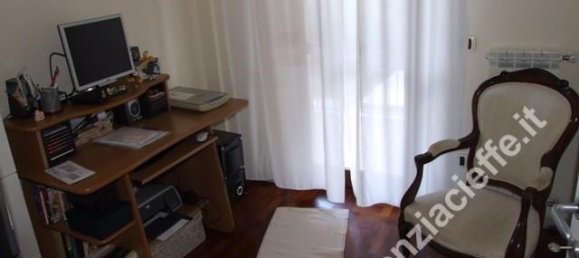 Casa de 7 habitaciónes en Massa, Italy No. 105717 7