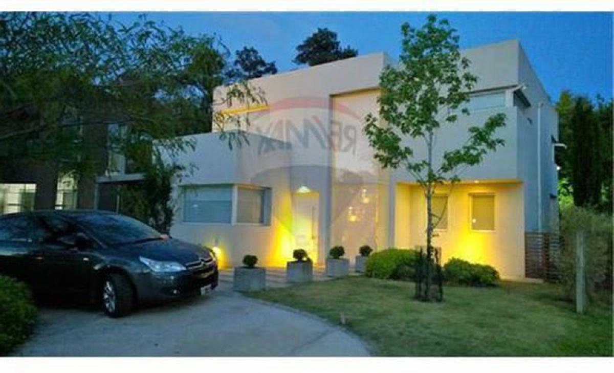 Дом с 3 спальнями в Пилар, Аргентина № 99249