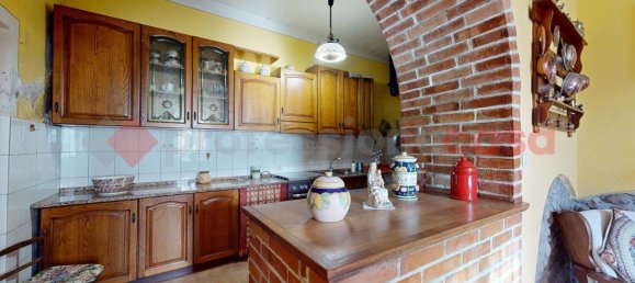 6 rooms House in Barga, Italy No. 137587 9