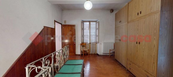 6 rooms House in Barga, Italy No. 137587 20