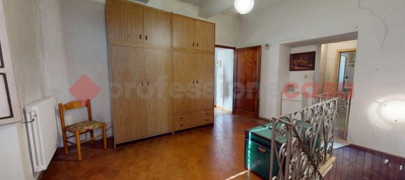 6 rooms House in Barga, Italy No. 137587 21