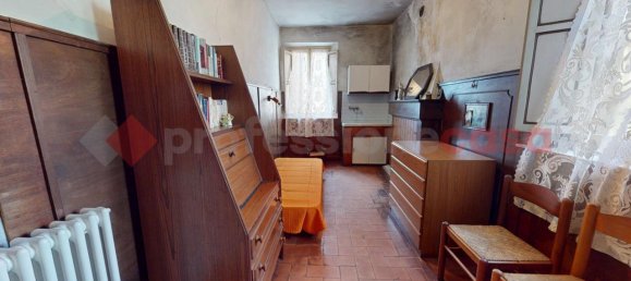 6 rooms House in Barga, Italy No. 137587 30