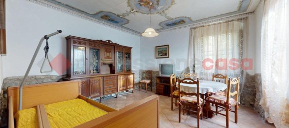 6 rooms House in Barga, Italy No. 137587 8