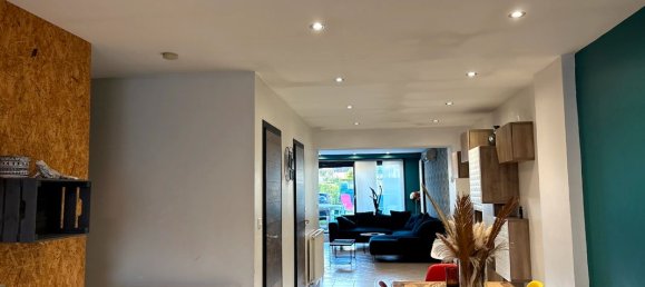 3 bedrooms House in Wattrelos, France No. 316280 2