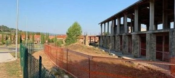 5986m² Building in Poggibonsi, Italy No. 374930 8