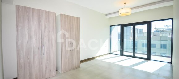 Studio in Business Bay, UAE No. 27514 3