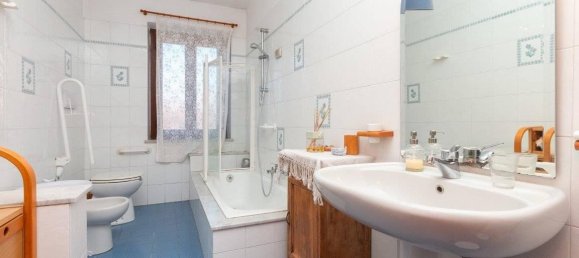 10 rooms House in Baldissero Torinese, Italy No. 24015 45