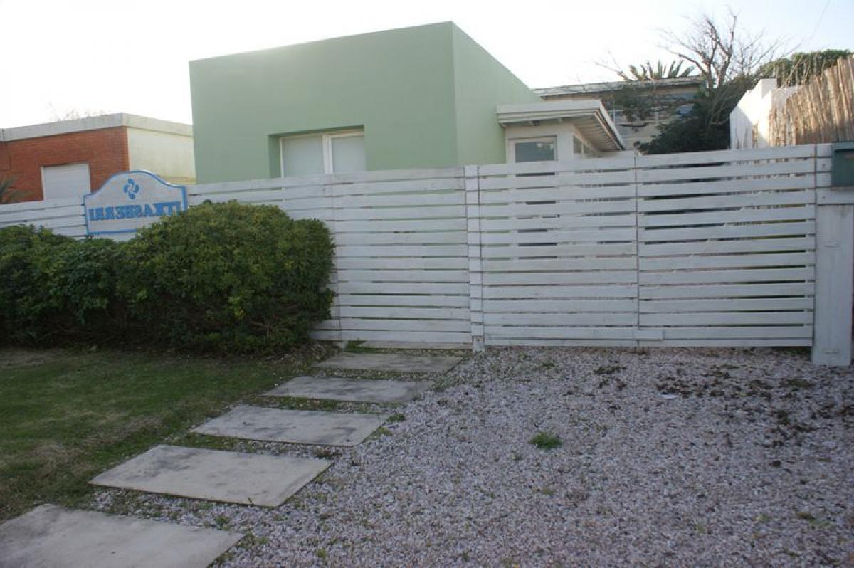 4 bedrooms House in Maldonado, Uruguay No. 11591