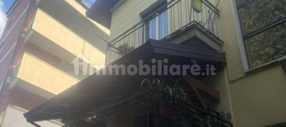 2 Schlafzimmer Wohnung in Varese, Italy, Nr. 341522 24