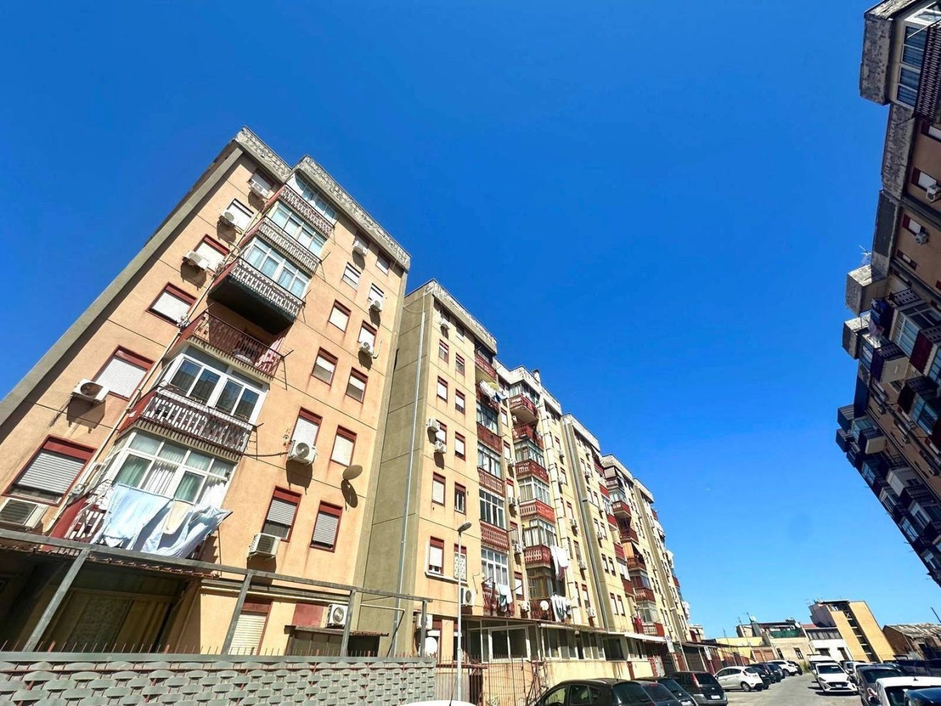 Apartamento de 7 dormitorios en Palermo, Italy No. 402854