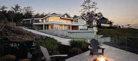 5 bedrooms House in British Columbia, Canada No. 206 9