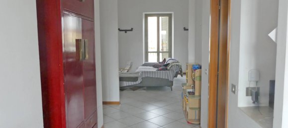 3 Schlafzimmer Wohnung in Turin, Italy, Nr. 210383 2