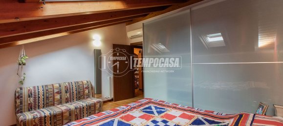 Dúplex de 3 habitaciónes en Magnago, Italy No. 299037 14