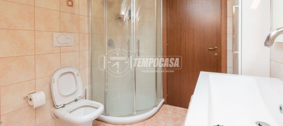 Dúplex de 3 habitaciónes en Magnago, Italy No. 299037 19