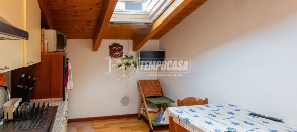 Dúplex de 3 habitaciónes en Magnago, Italy No. 299037 12