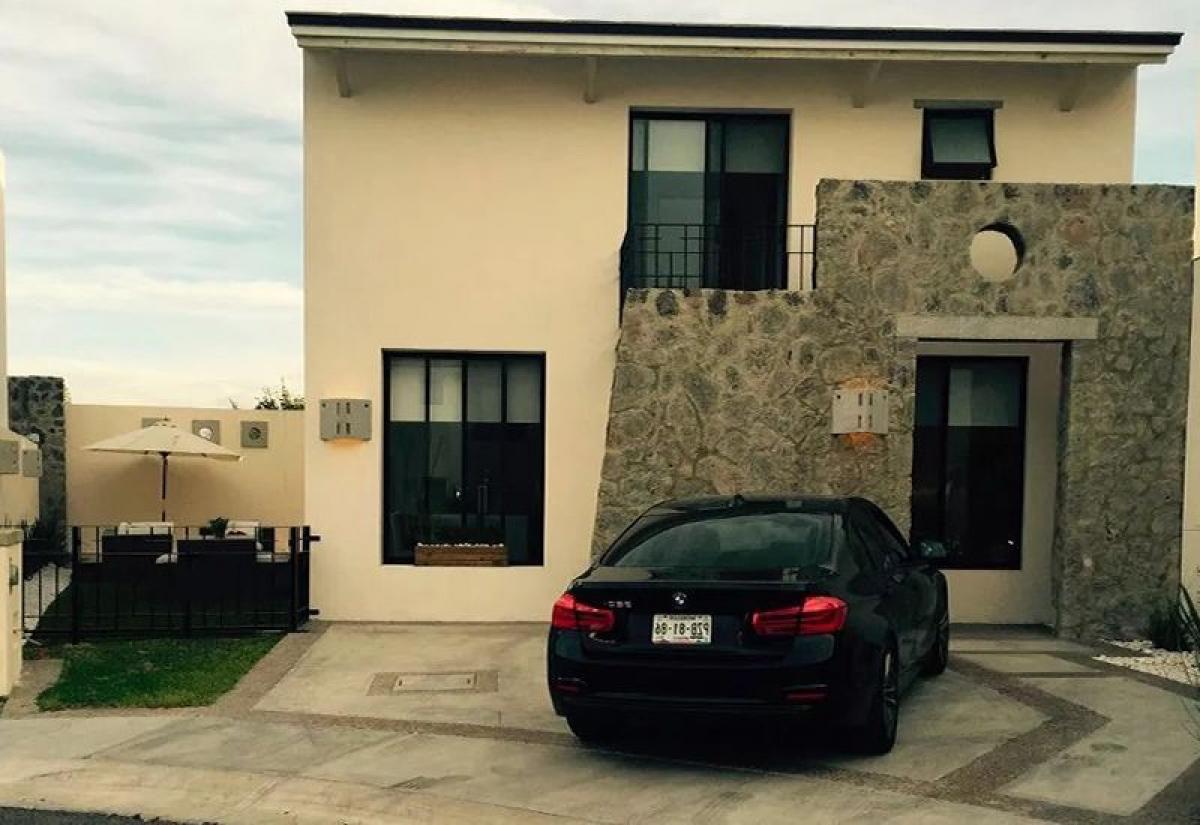 3 bedrooms House in El Marques, Mexico No. 188952