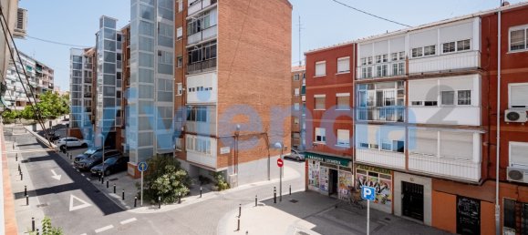 2 bedrooms Apartment in Madrid, Spain No. 185856 9