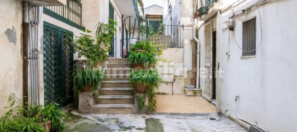 1 bedroom Apartment in Catania, Italy No. 132984 5