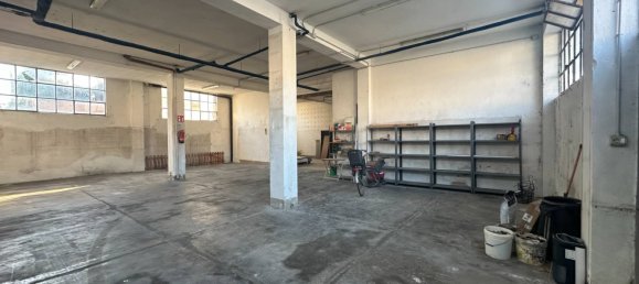 280m² Warehouse in Gorle, Italy No. 324932 2