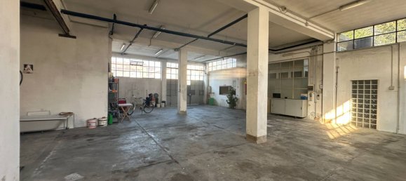 280m² Warehouse in Gorle, Italy No. 324932 9