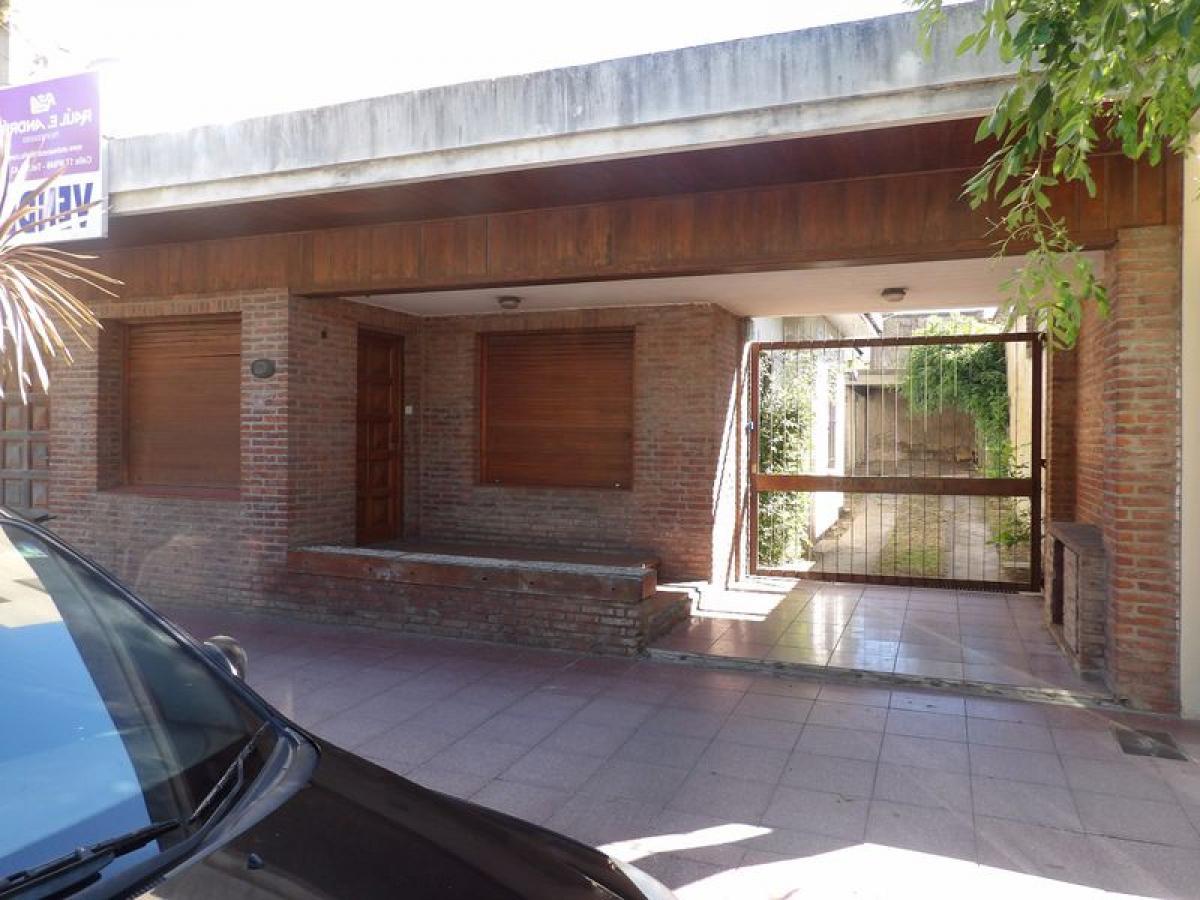 225m² Office in Buenos Aires, Argentina No. 105851