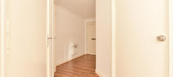 2 bedrooms Apartment in Chingford, United Kingdom No. 3953 8