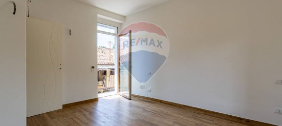 Casa de 4 divisões em Desio, Italy N.º 297011 19