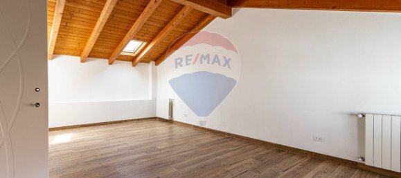 Casa de 4 divisões em Desio, Italy N.º 297011 36