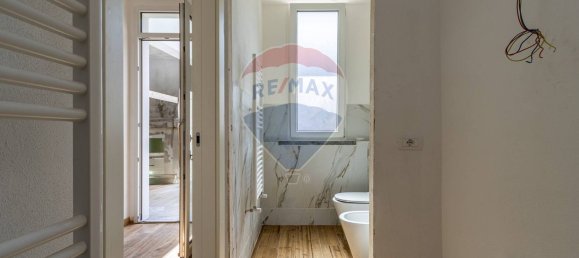 Casa de 4 divisões em Desio, Italy N.º 297011 12