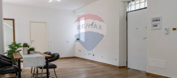 Casa de 4 divisões em Desio, Italy N.º 297011 9