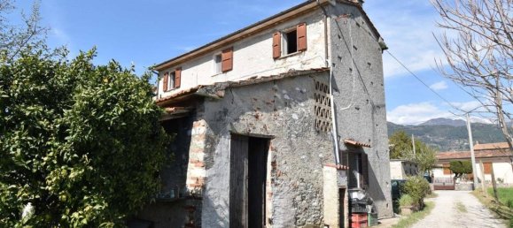 6 rooms Villa in Seravezza, Italy No. 117140 2
