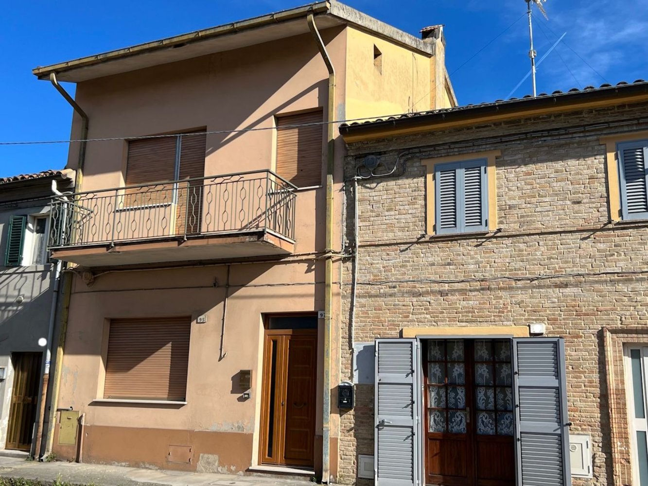 5 rooms House in Pesaro, Italy No. 277334